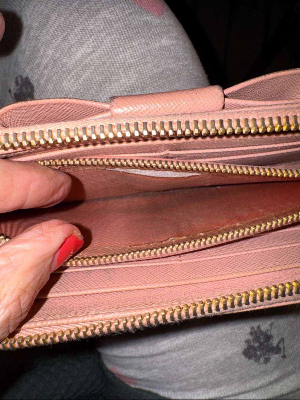 Prada Dusty Pink Saffiano Bow Zip Wallet - Picture 5 of 5